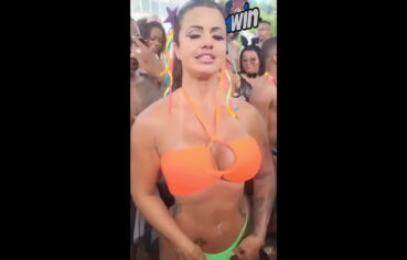 Brasileira do bucetão gostoso curtindo carnaval com sexo